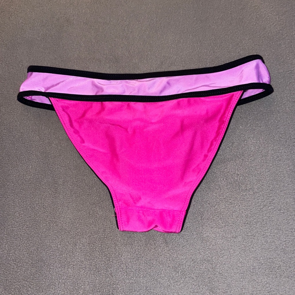 Color Block swimsuit - Picture 4 of 5